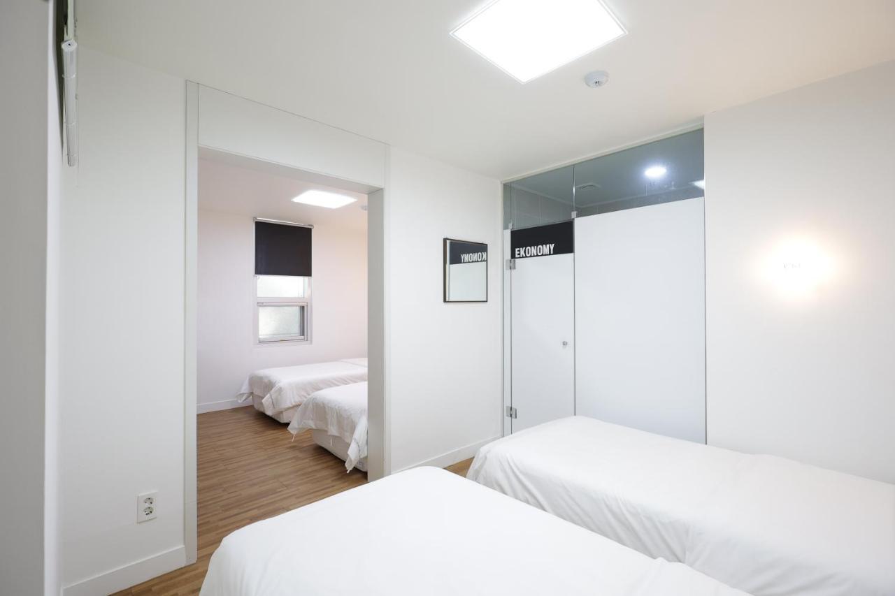 Ekonomy Haeundae Hostel Pusan Exteriér fotografie