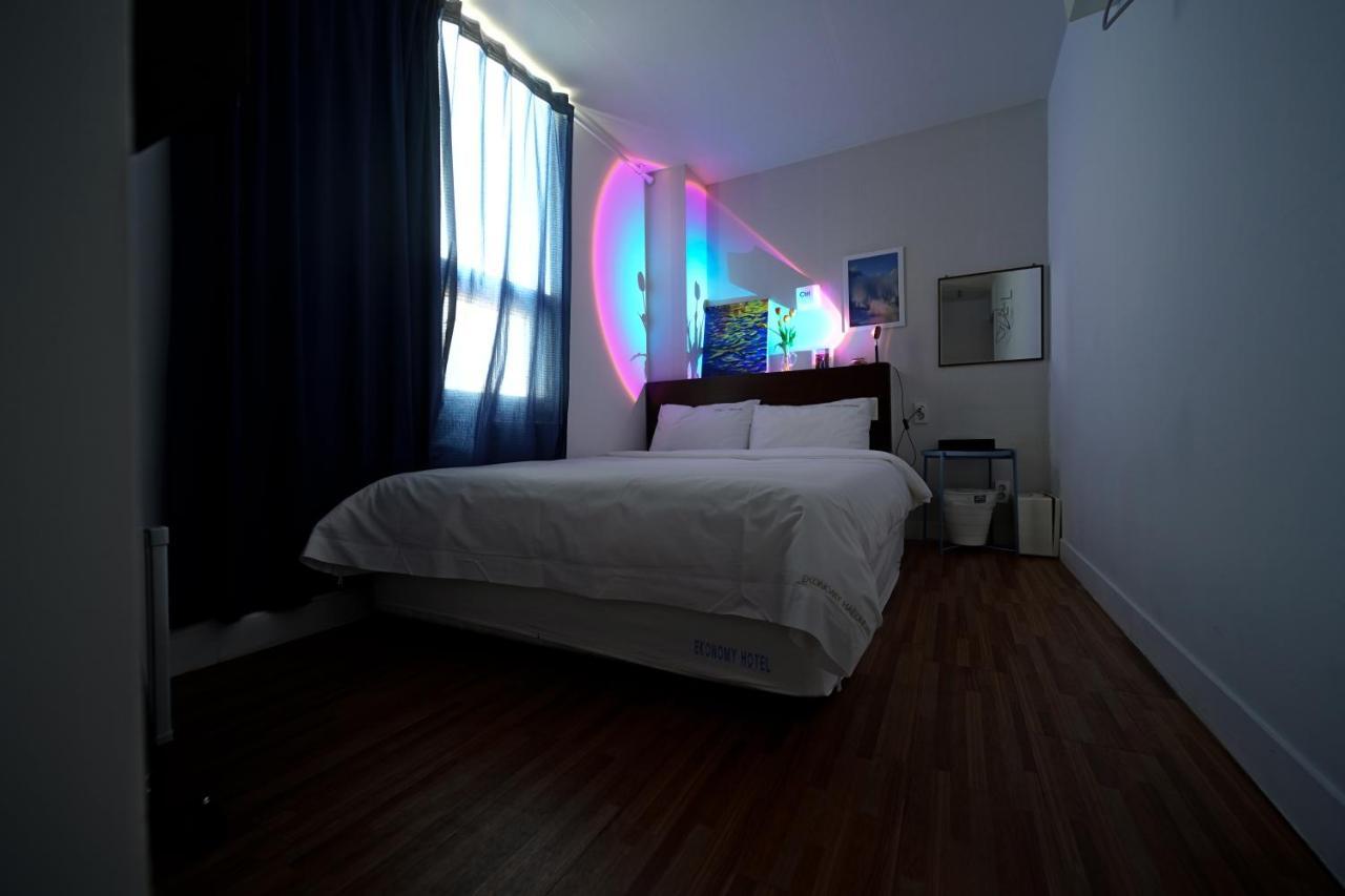 Ekonomy Haeundae Hostel Pusan Exteriér fotografie
